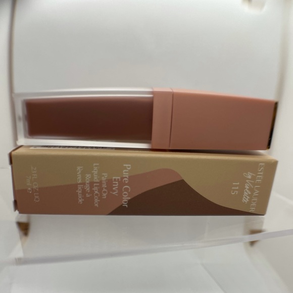 Estée Lauder liquid lip colour - Picture 1 of 2